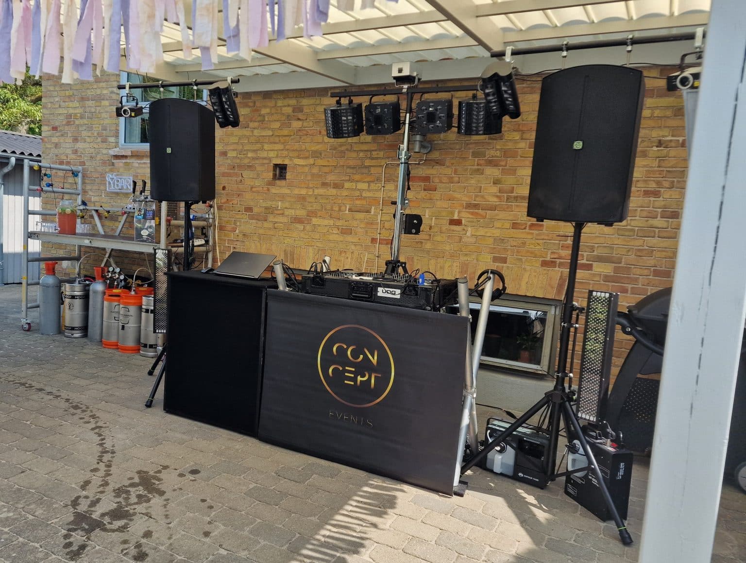 DJ til firmafest og julefrokost i industrielt lokale